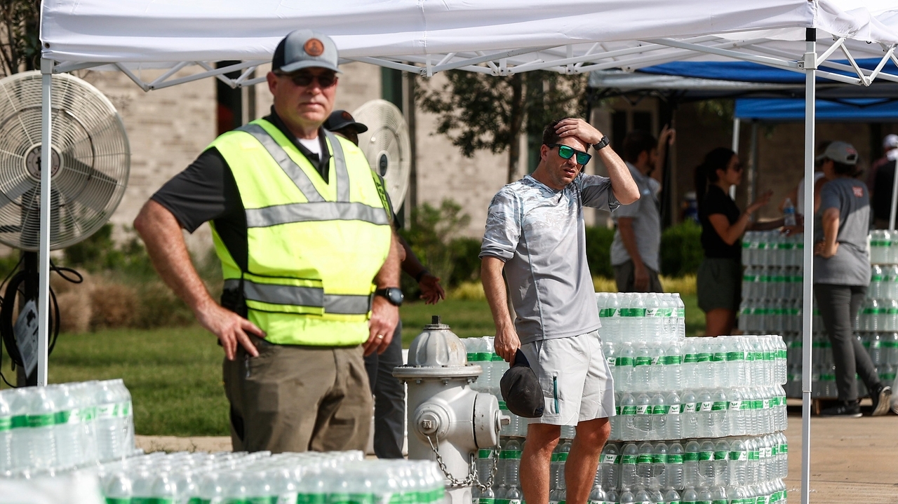 A Tennessee city again drink its tap water again, a week after a fuel spill tainted its supply - Vimarsana News