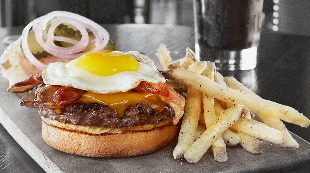 Bar Louie opens in Commack with free appetizers - Newsday