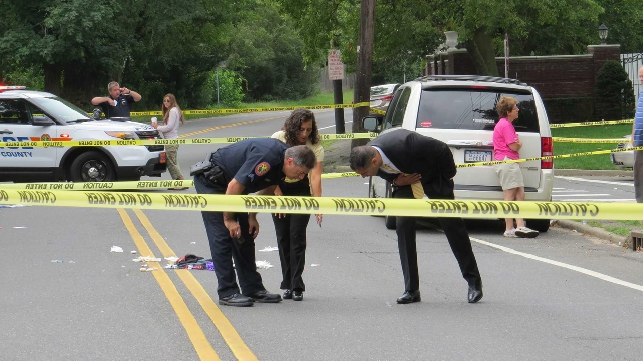 Middle schooler stable after hit by car in Glen Head, official says ...