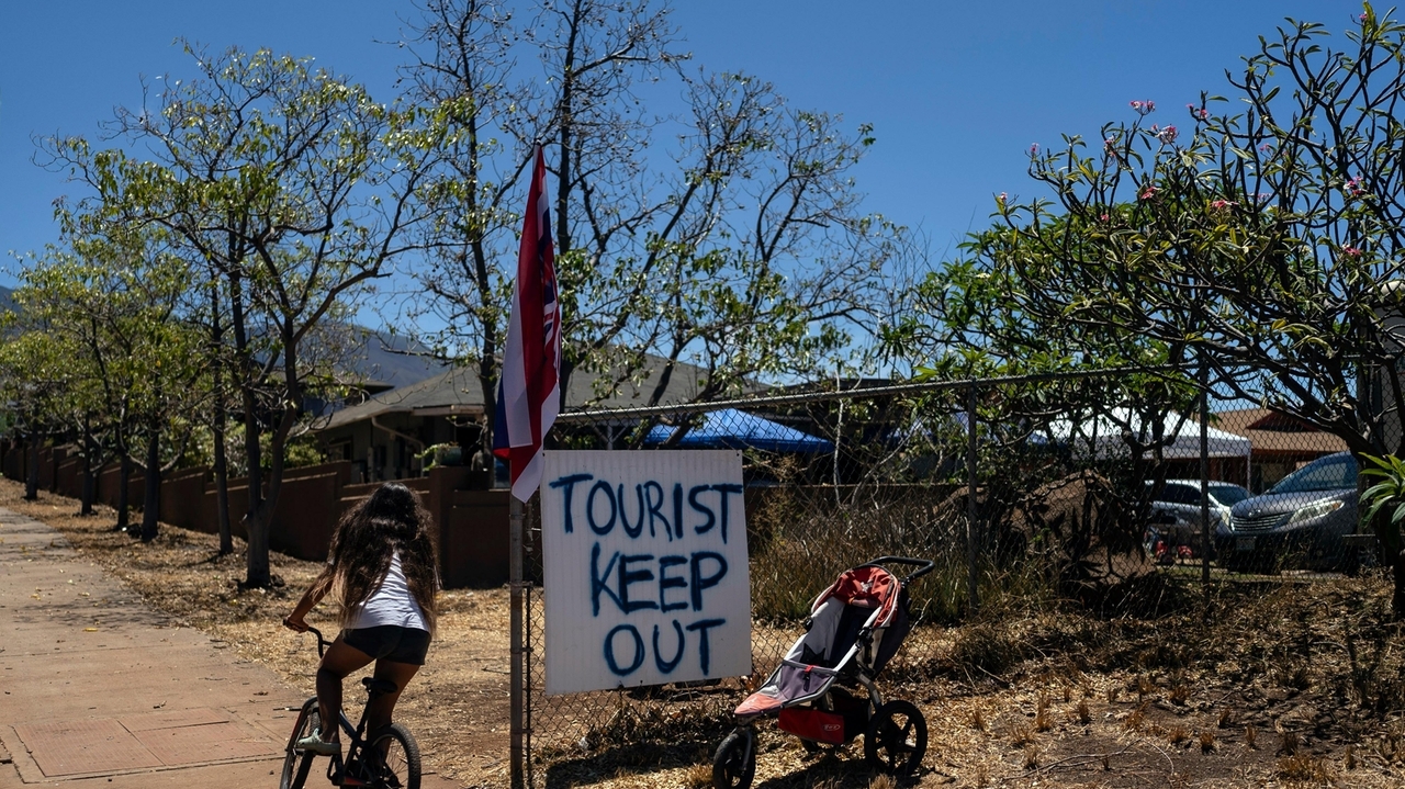 As Maui rebuilds, residents reckon with tourism's role in their recovery - Vimarsana News