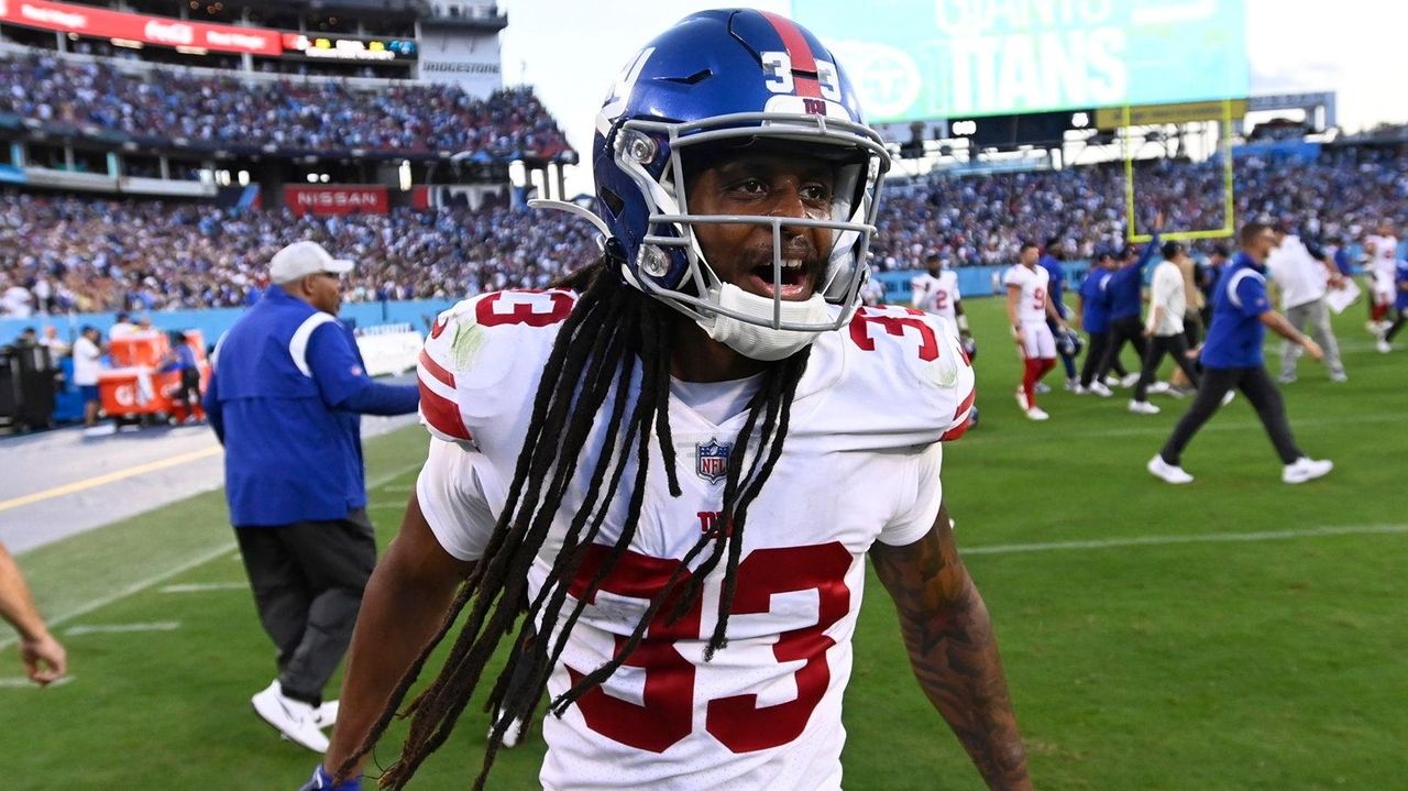 New York Giants cornerback Aaron Robinson (33) during an NFL