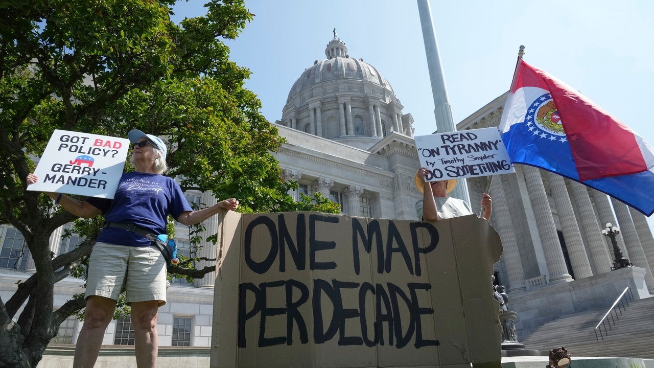 🗳️ Missouri GOP fights for Trump-backed map! ⚖️