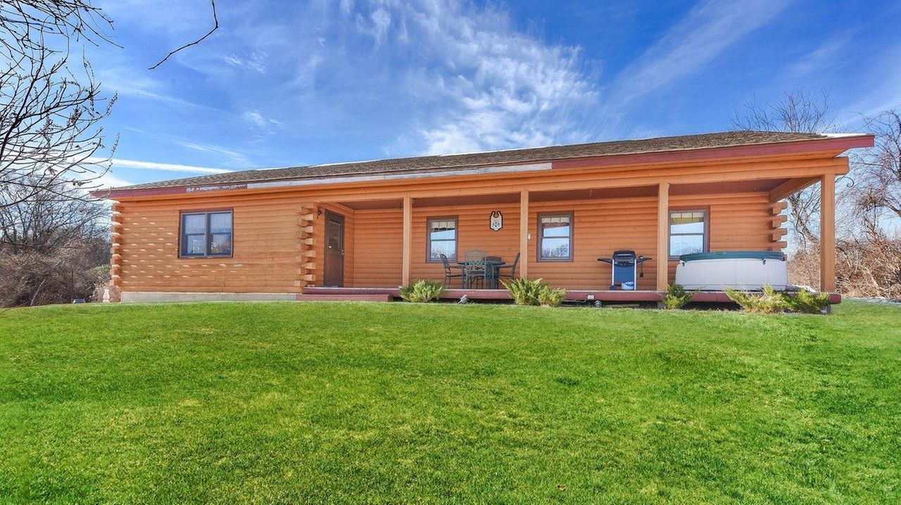850,000 Montauk home is a log cabin Newsday