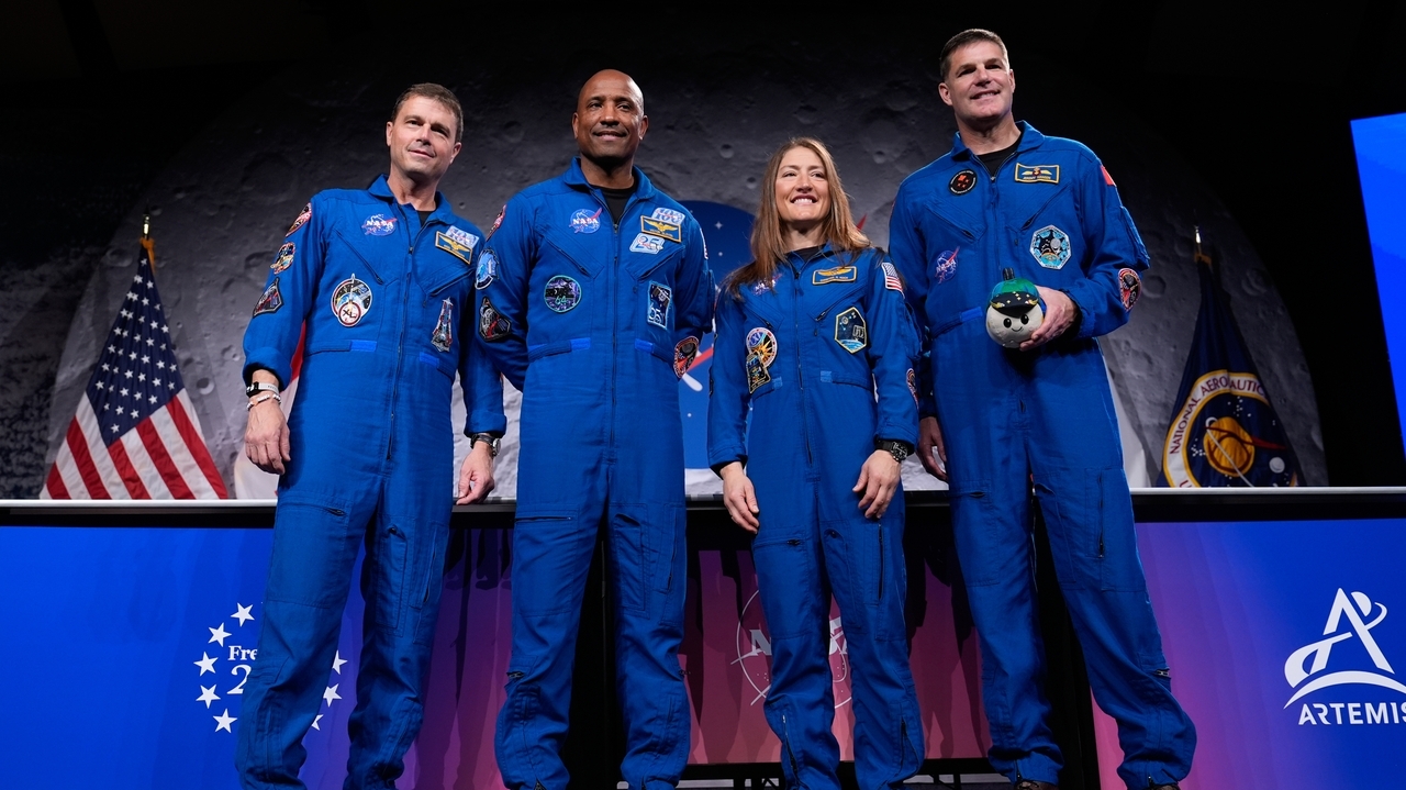 Artemis II astronauts praise their moonship's performance, especially the heat shield