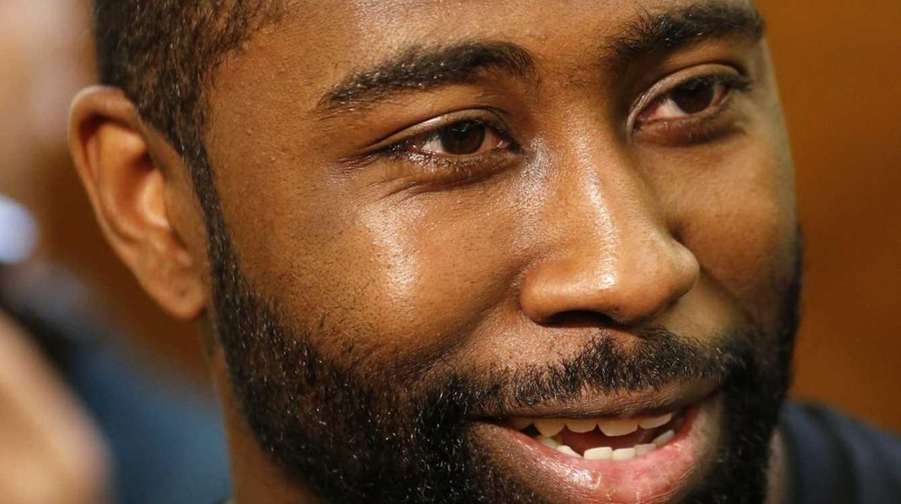 Darrelle Revis won't defend Tom Brady's involvement in DeflateGate 