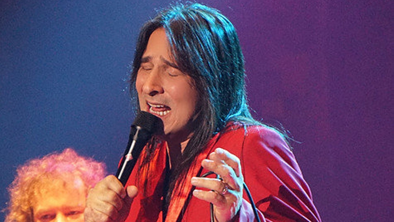 LI tribute band singer performs with Journey in Japan