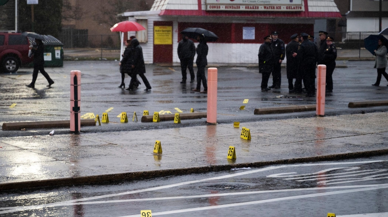 8 teens wounded by gunfire at Philadelphia bus stop in city's 4th ...