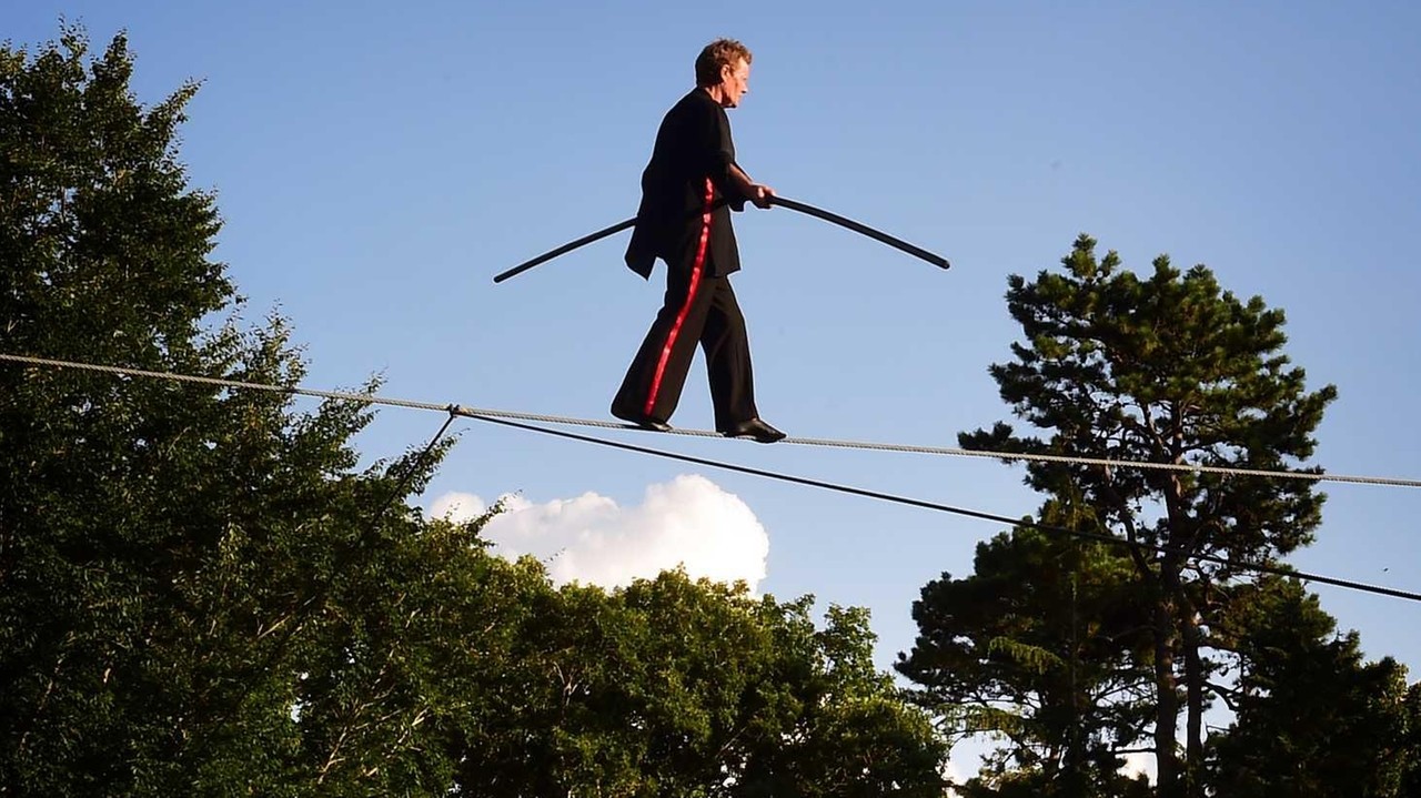 Tightrope walker re-creates Twin Towers feat in East Hampton - Newsday