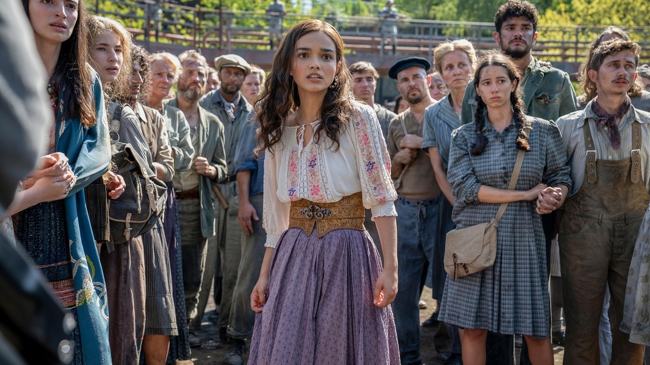 Hollywood's feast and famine before Thanksgiving, as 'Hunger Games' prequel tops box office - Vimarsana News
