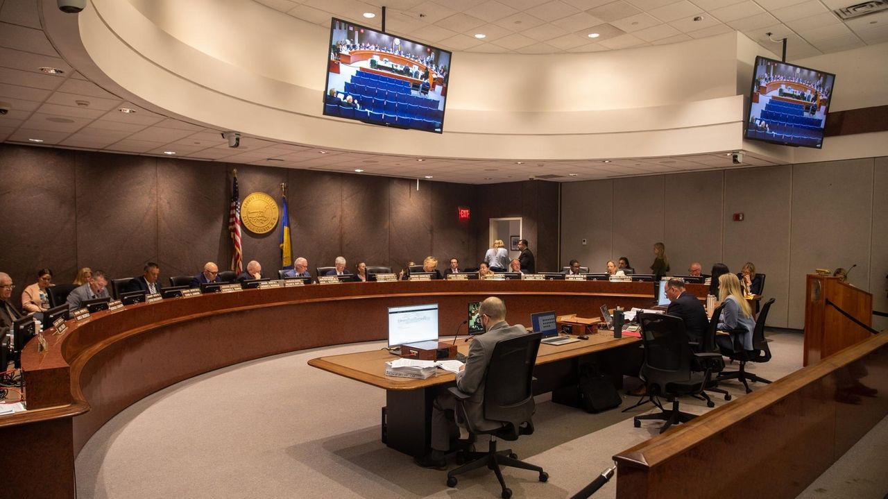 Suffolk looks to settle decade-old sewer fund lawsuit for $120M, with $11G payouts expected per plaintiff