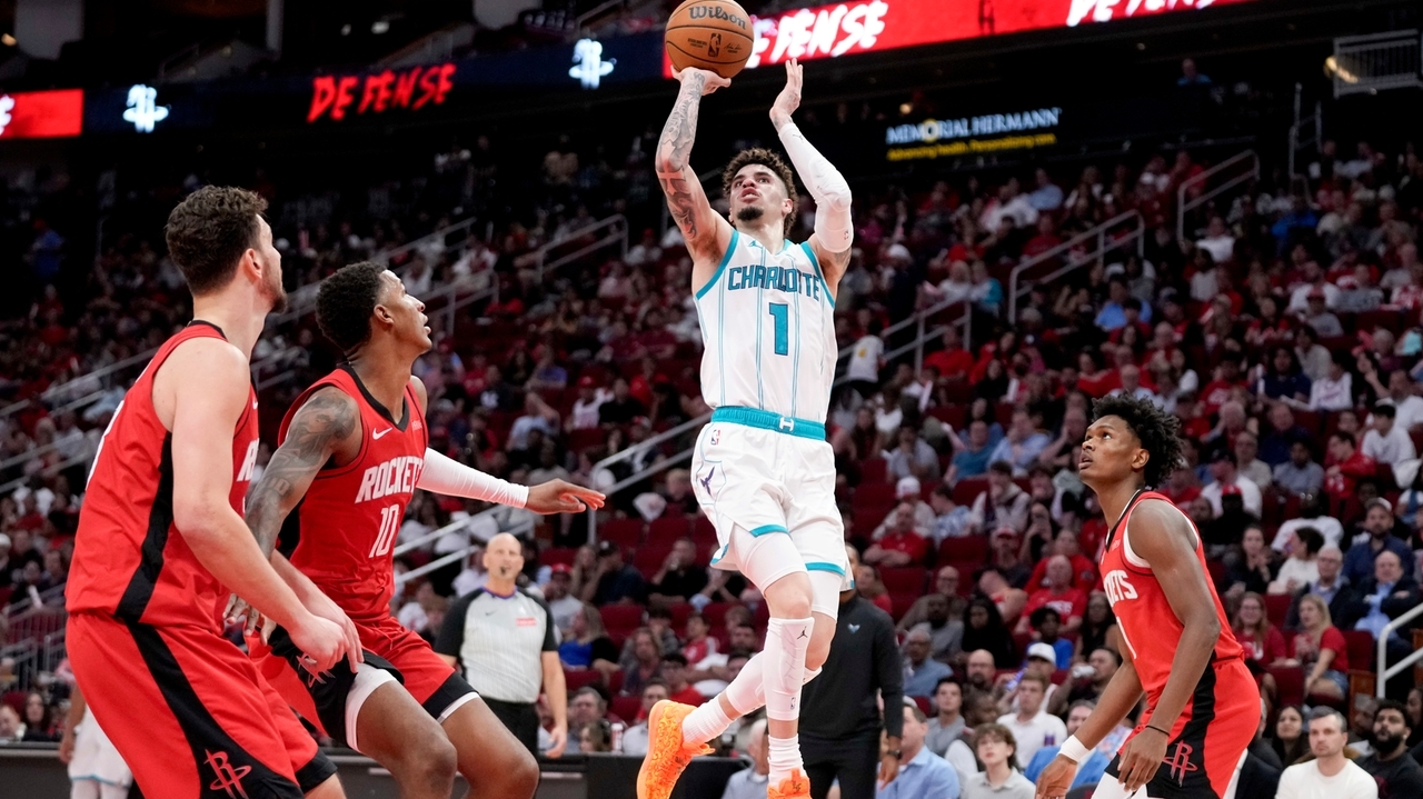 Ball has 34 points and 11 assists in return from ankle injury to lead