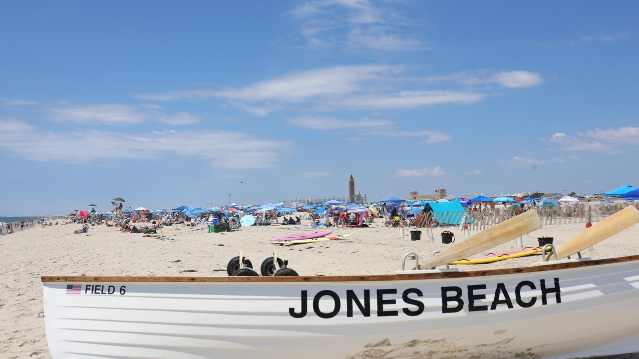 No swimming at Jones Beach due to high levels of bacteria