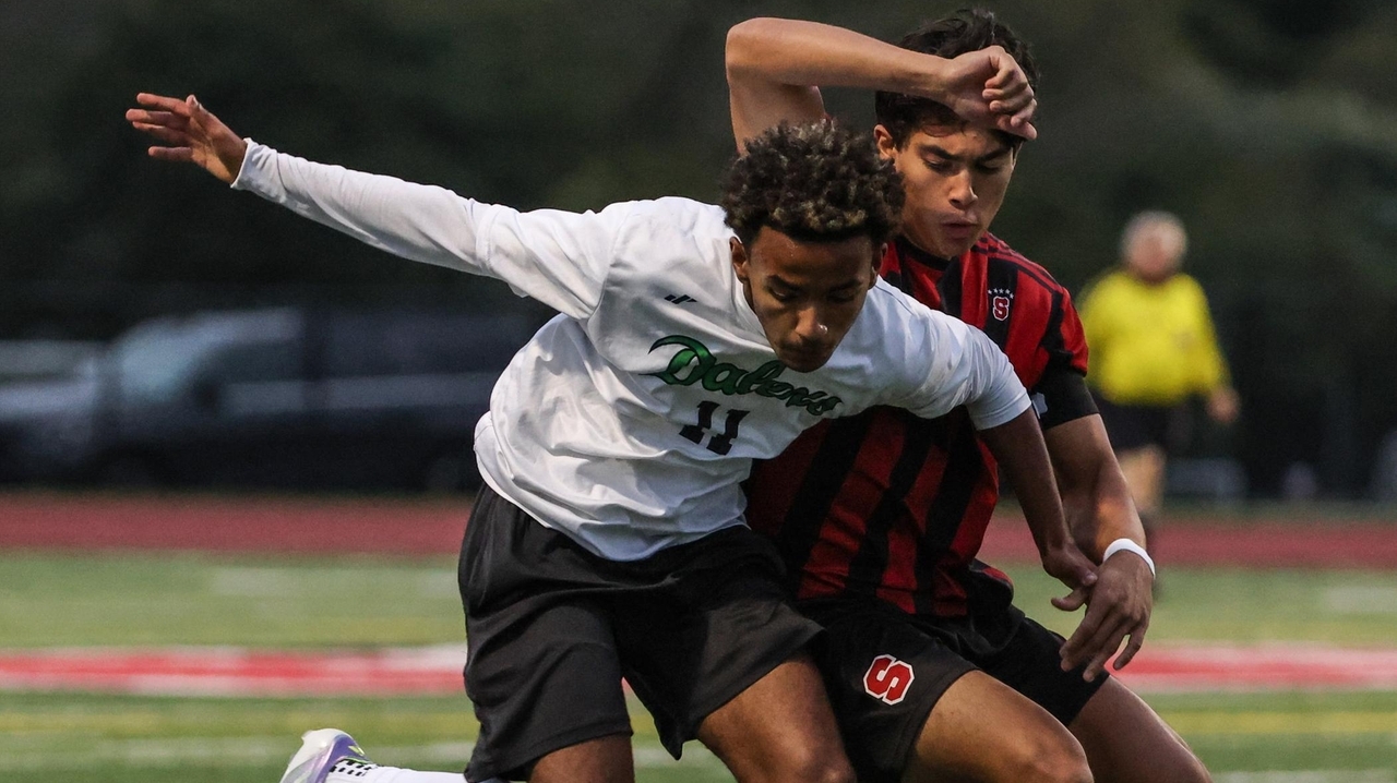 Farmingdale boys soccer scores strong win over Syosset - Newsday