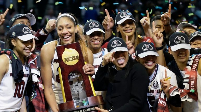 South Carolina forward A'ja Wilson (22) shoots over Mississippi State...