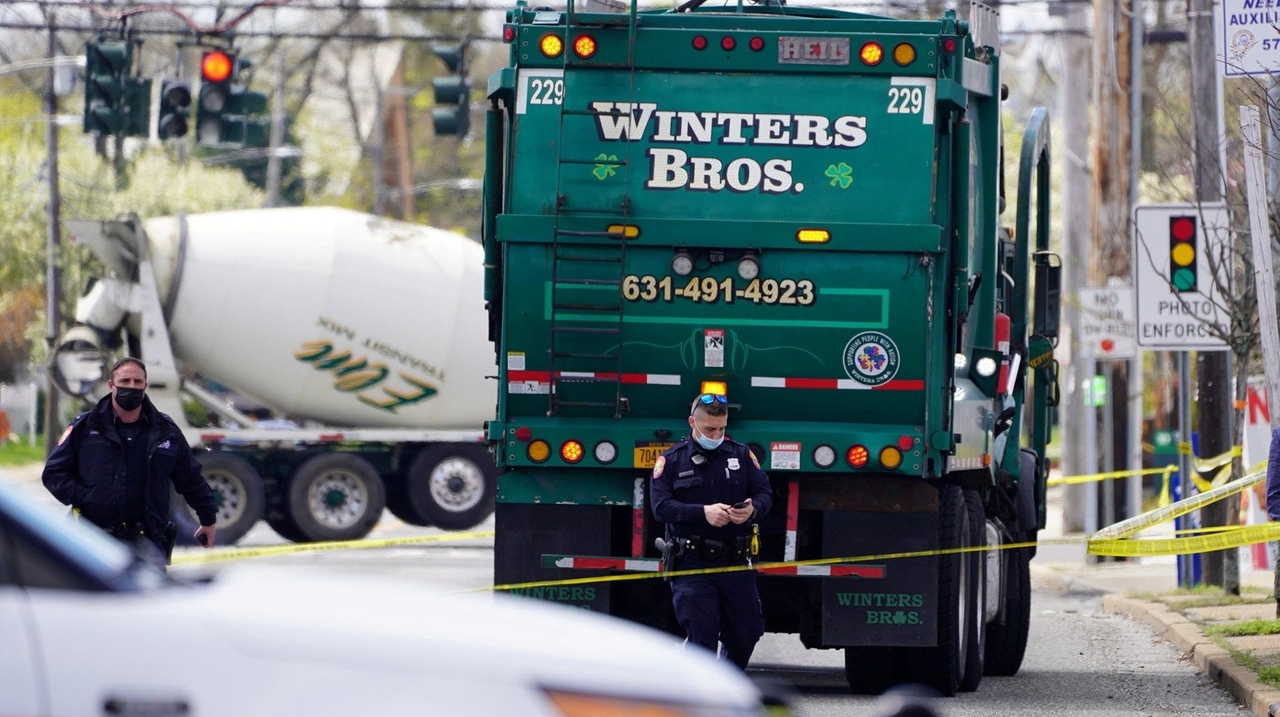 Woman killed after being struck by garbage truck in Wantagh, police ...