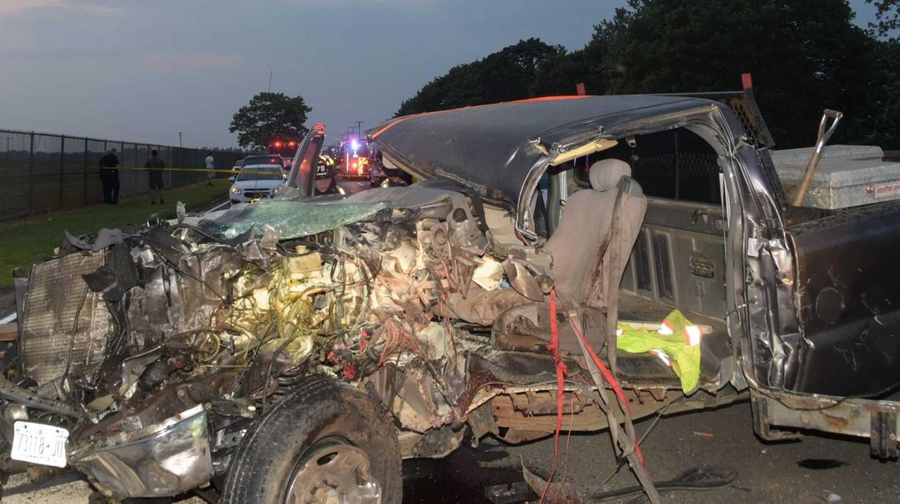 Twovehicle crash in East Farmingdale seriously injures 1 Newsday