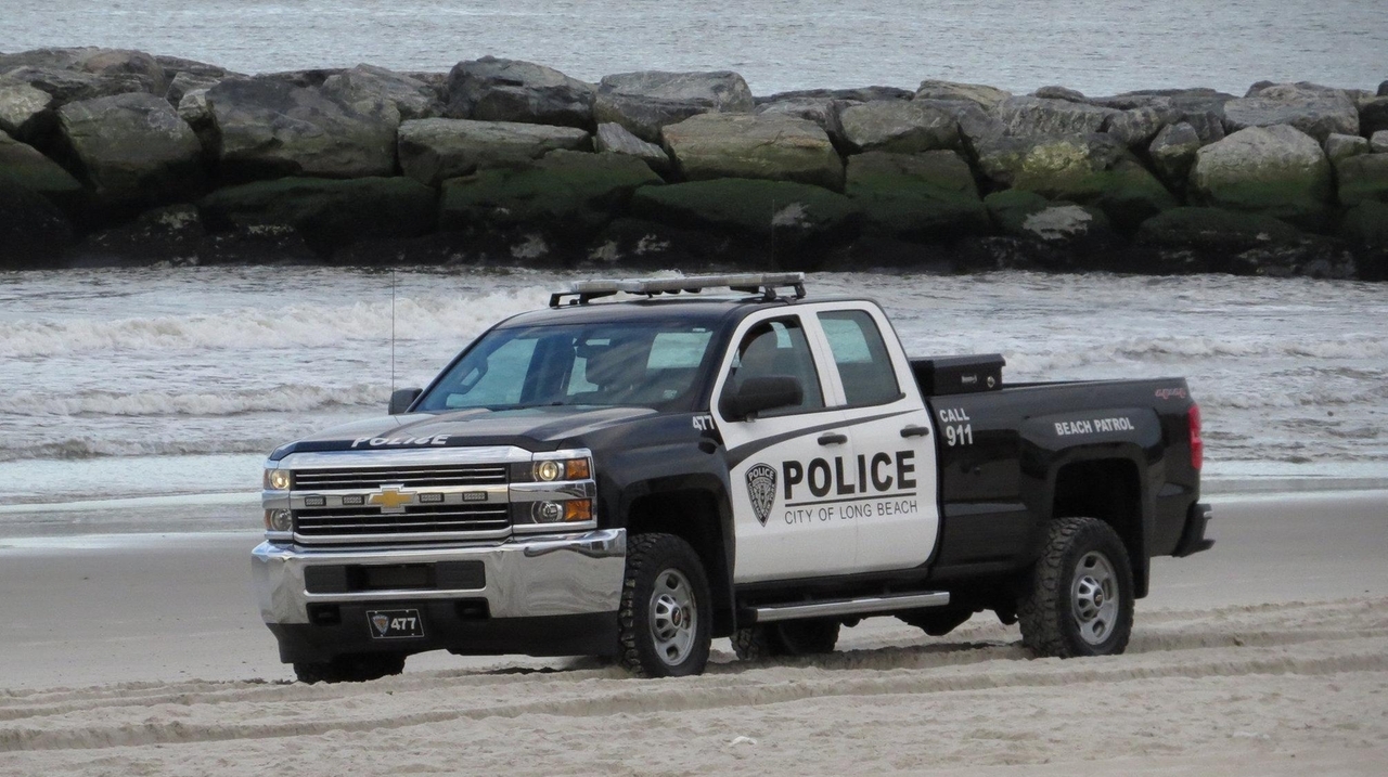 Long Beach police chief finalists faced questions from public - Newsday