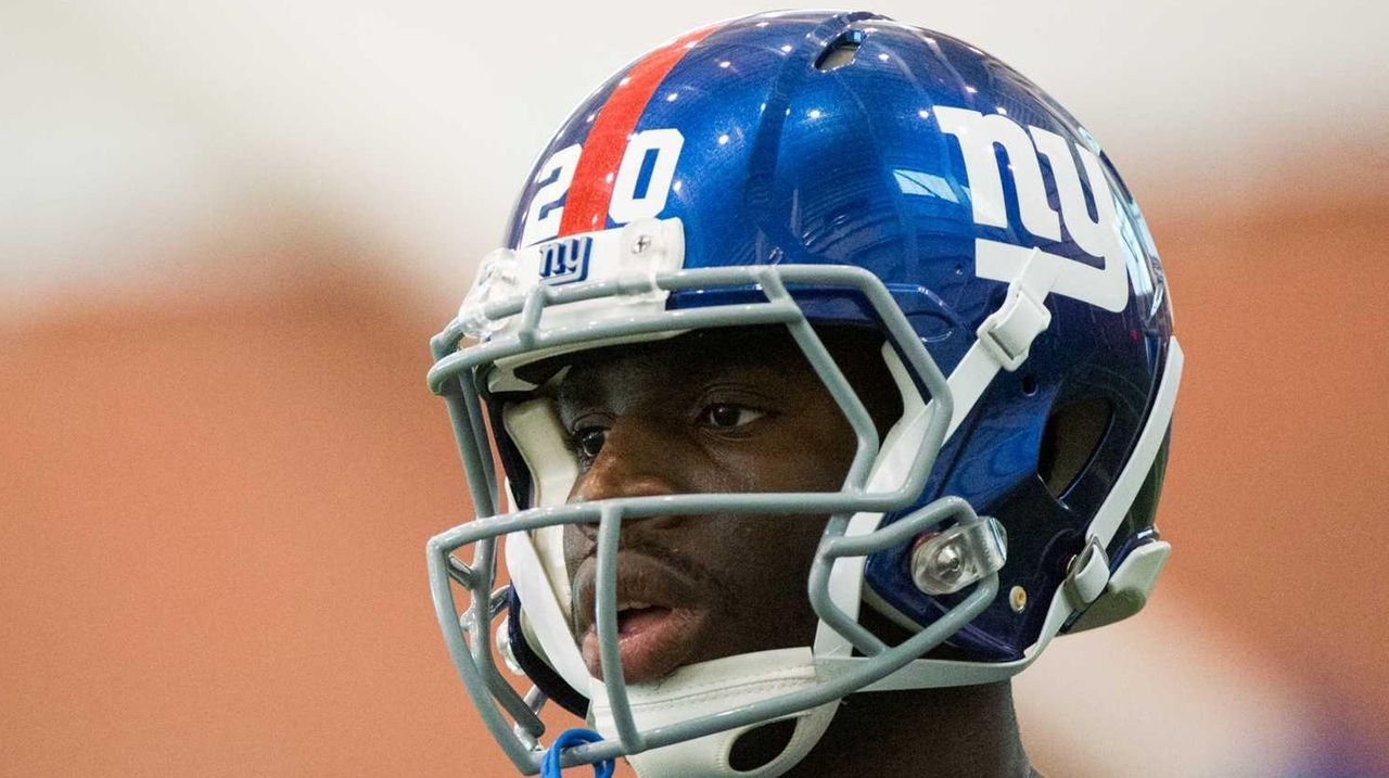 New York Giants cornerback Prince Amukamara (20) at the line of