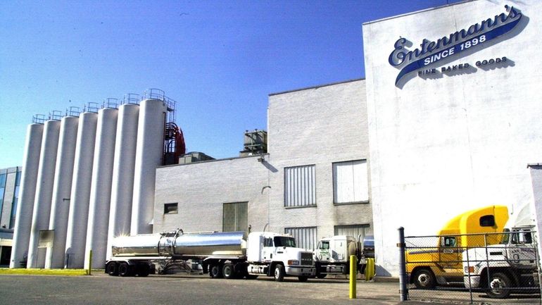 The former Entenmann's Bakery plant on Fifth Avenue in Bay...