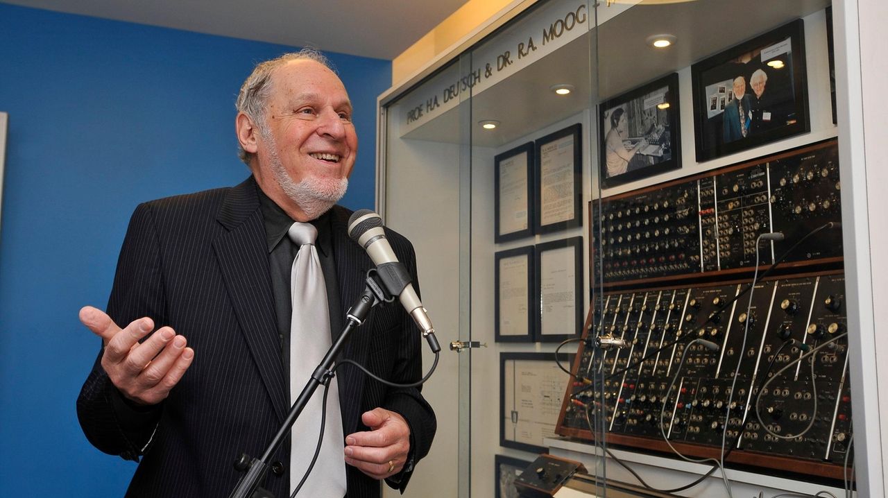 Herb Deutsch, coinventor of Moog synthesizer, dies at 90 Newsday