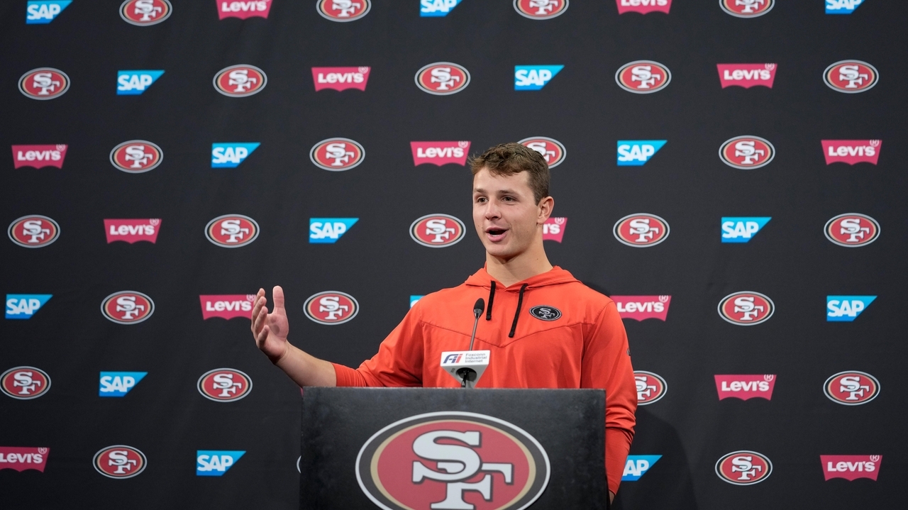 49ers QB Brock Purdy resumes throwing program - Newsday