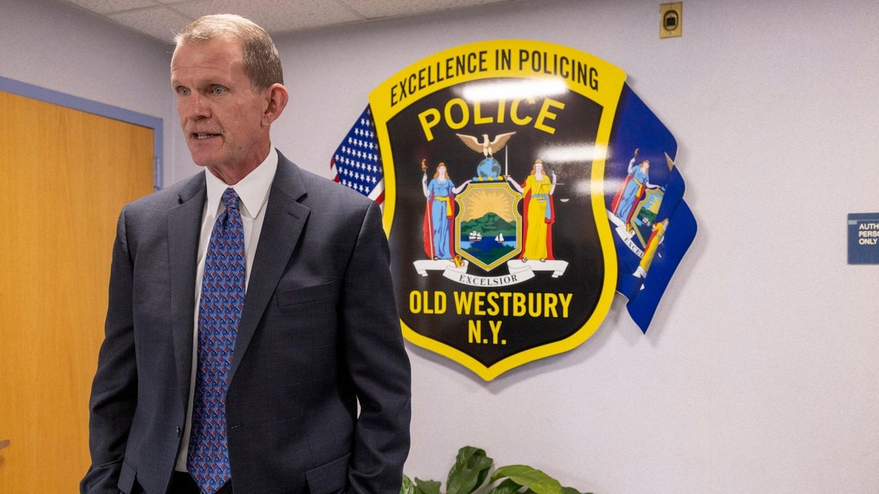 Old Westbury gets familiar police veteran as new top cop Newsday