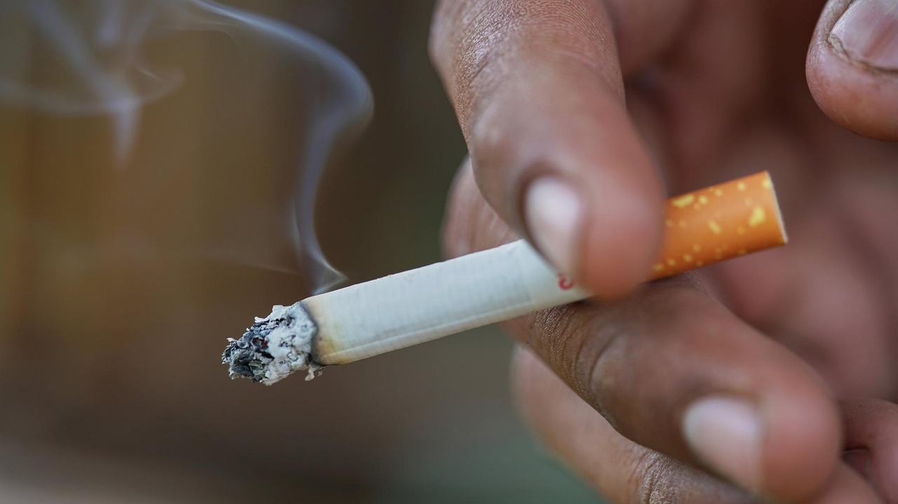 美国疾病控制与预防中心的报告称，大多数吸烟的美国成年人都想戒烟，但很少有人成功
