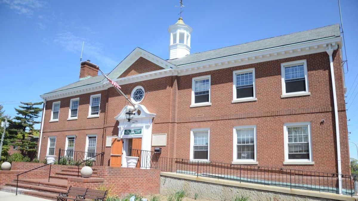 Cedarhurst doubles weekday parking field meter rates Newsday