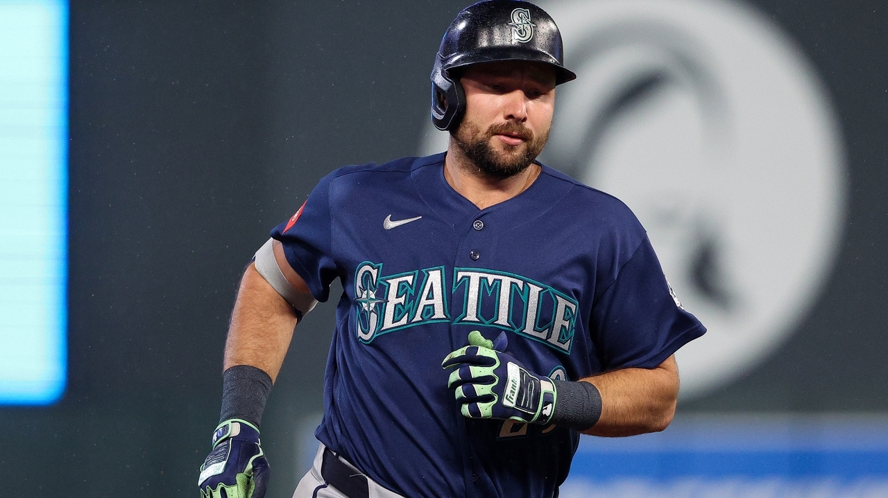 Cal Raleigh scratched late from Mariners' lineup - Newsday