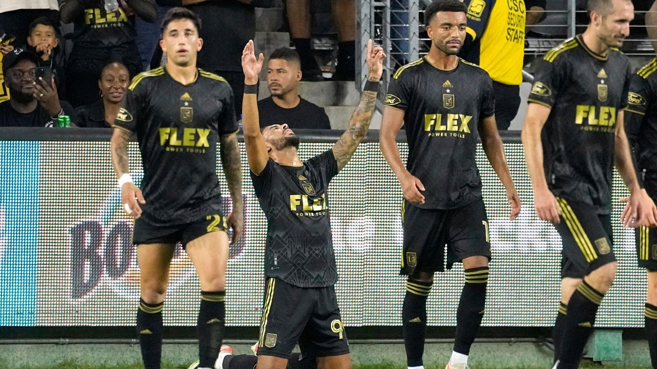 LAFC on X: Banger 🤝 Clean sheet Congrats to @BouangaDenis and