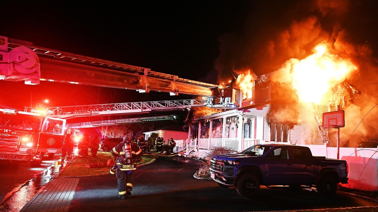Fire heavily damages Deer Park home, authorities say - Newsday