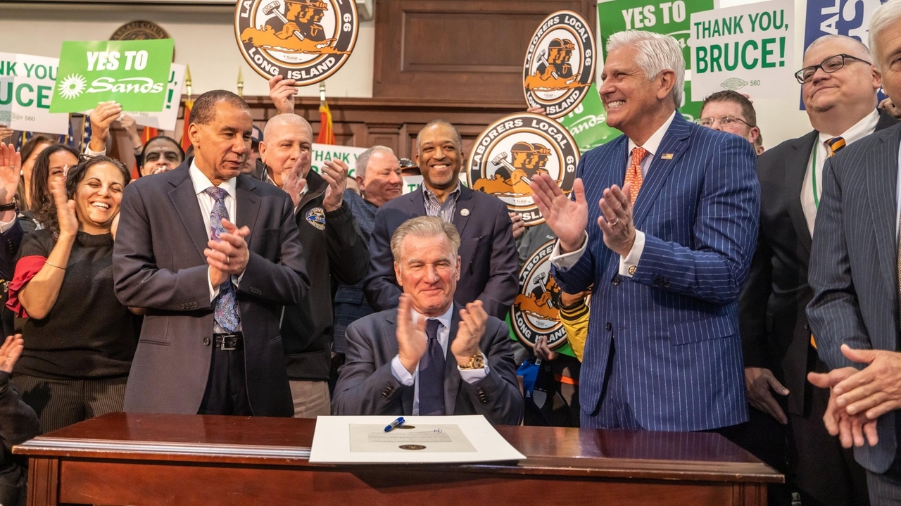 Nassau Coliseum lease takes a bow to veterans - Vimarsana News