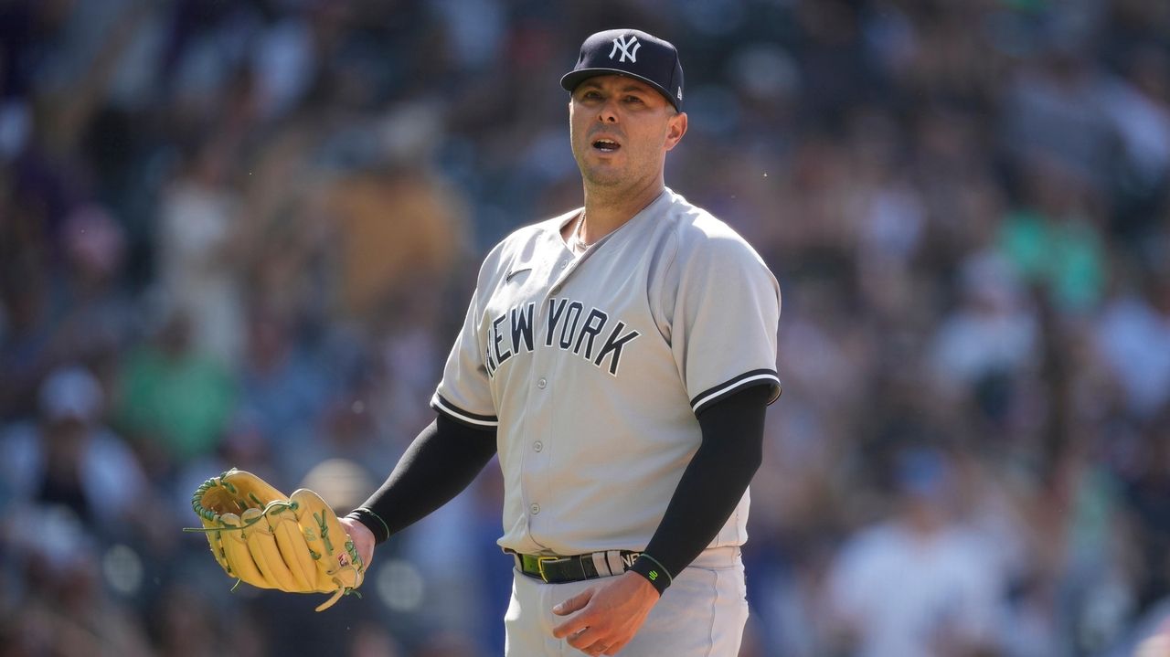 Clay Holmes gets Yankees out of bases-loaded jam in eighth