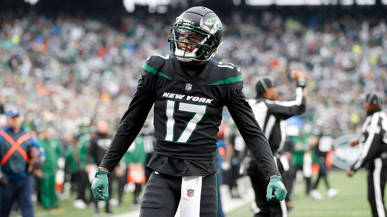 Garrett Wilson Commits to No. 17 for 2023 - Sports Illustrated New York  Jets News, Analysis and More