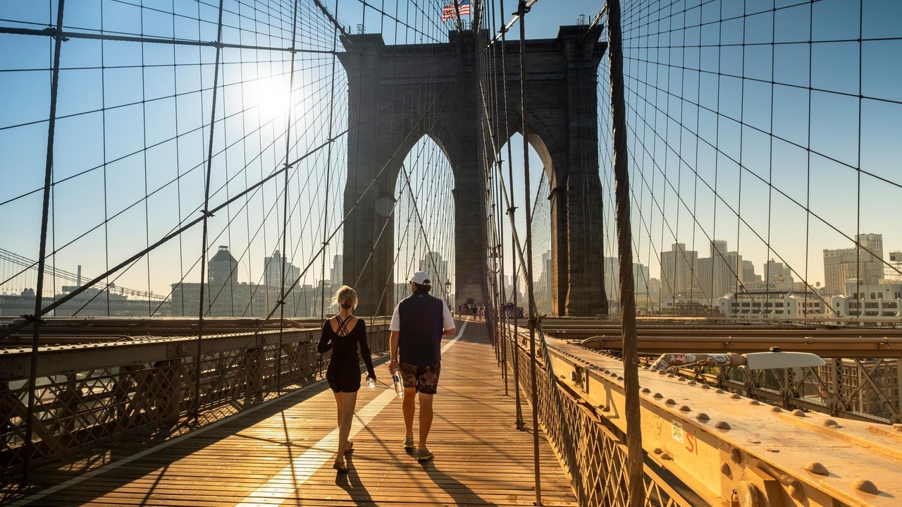 Walk the Brooklyn Bridge and other NYC pedestrian spans