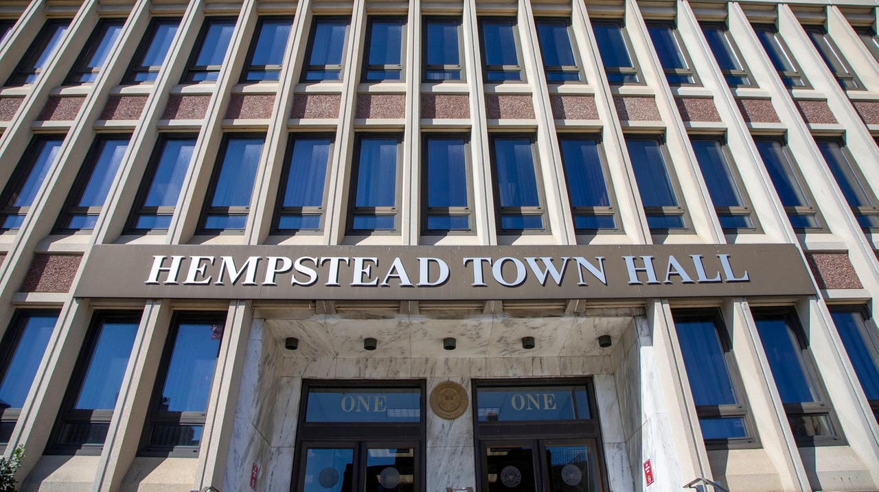Federal probe sought after Hempstead Town uses $70M in stimulus funds for  payroll - Newsday