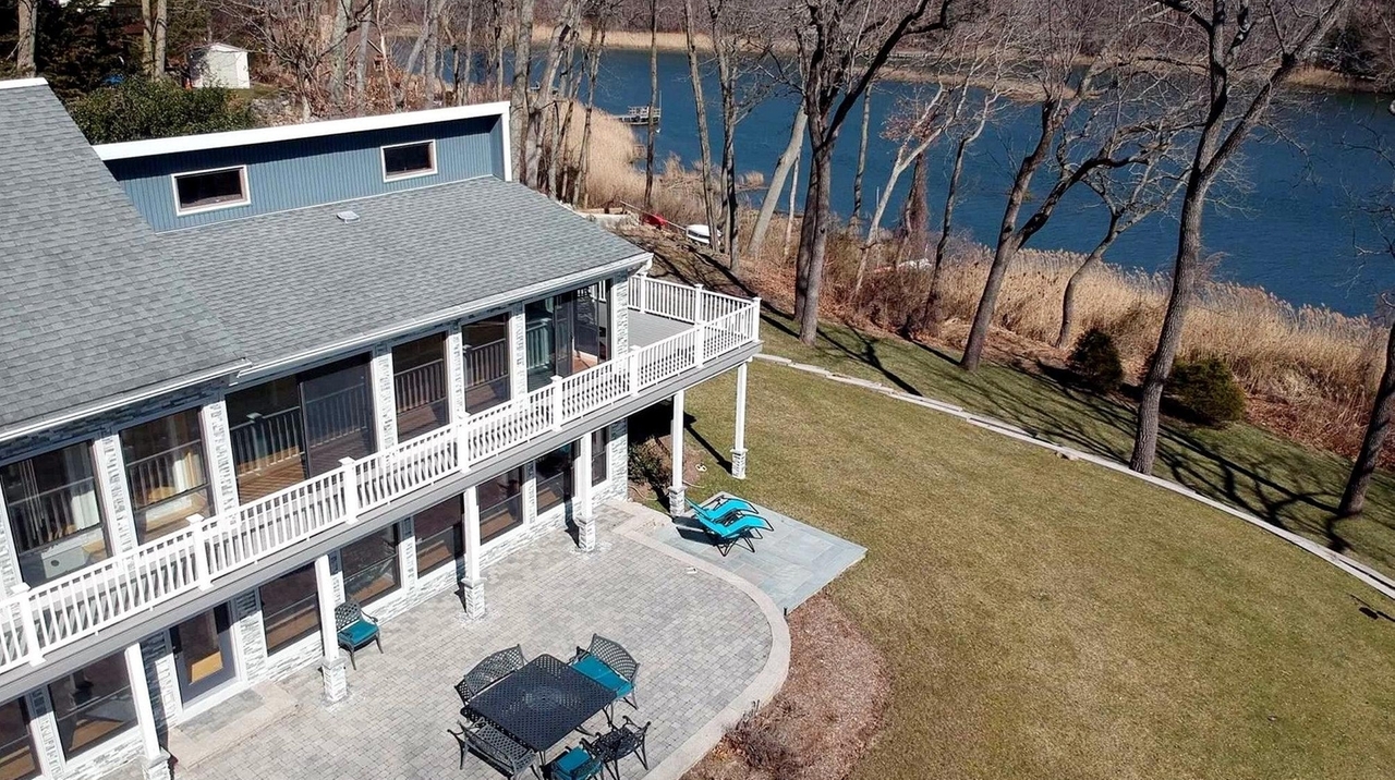 Retired pro wrestler Mick Foley's Smithtown home on the market for ...