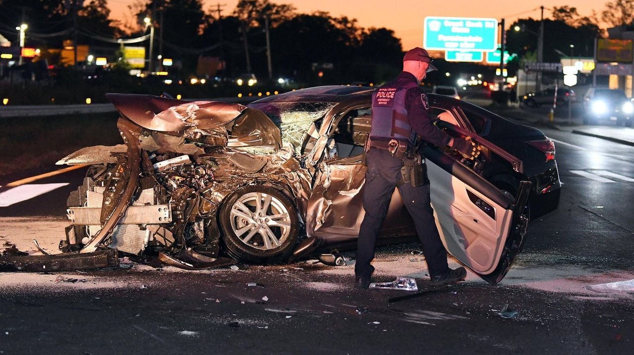 Two injured in crash on Sunrise Highway in Copiague, Suffolk police say