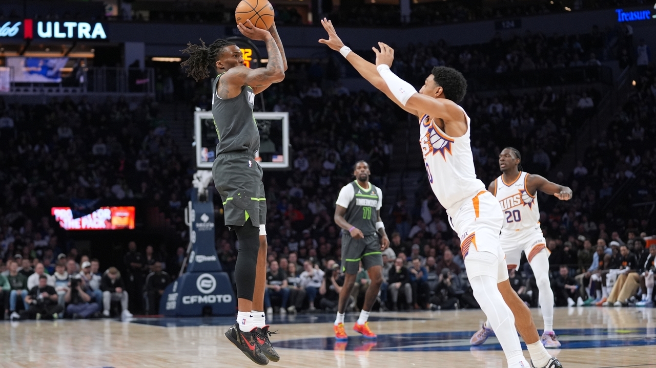 Randle's 32 points lead the Timberwolves in a 116-104 win that hands ...