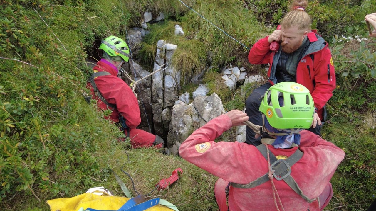 Rescuers free an injured cave explorer trapped more than 130 feet ...