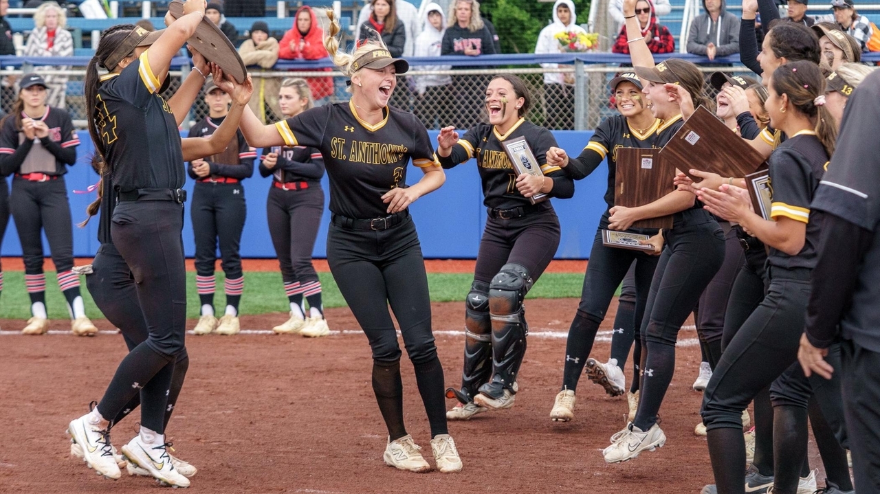 Newsday's final top 10 high school softball team rankings for the season