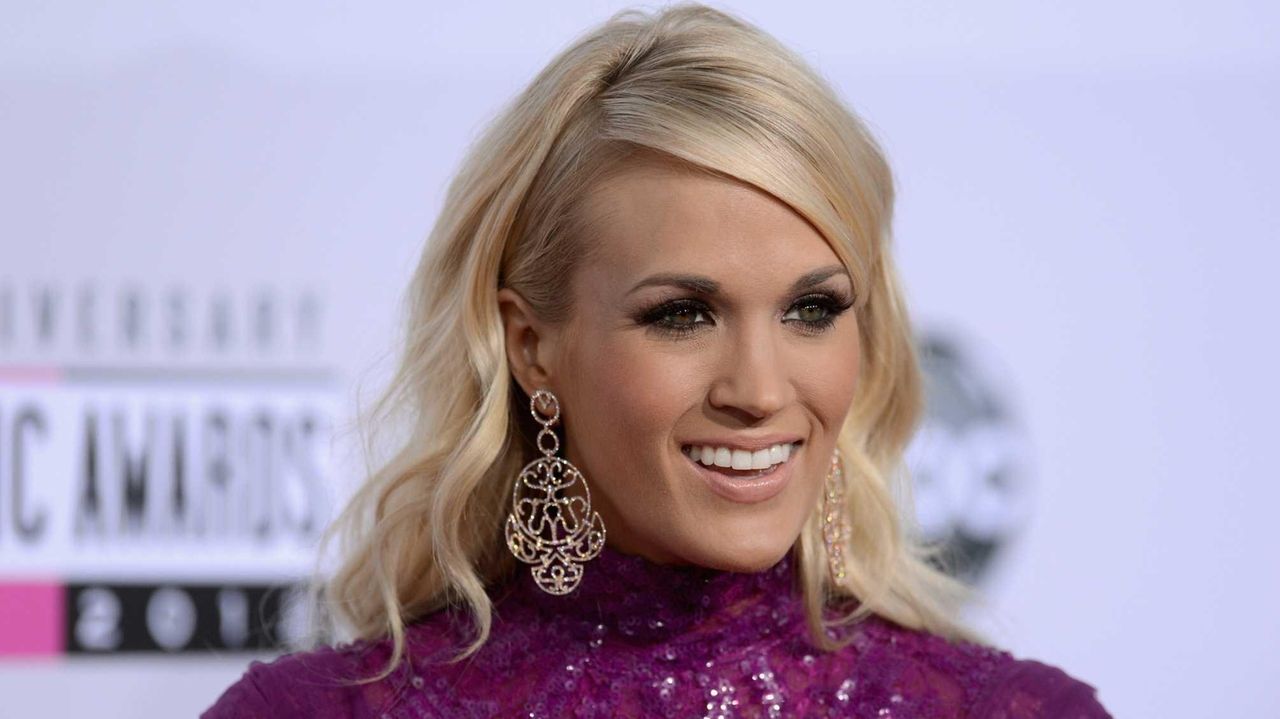 Carrie Underwood To Replace Faith Hill In Singing NBC's Sunday Night  Football Intro