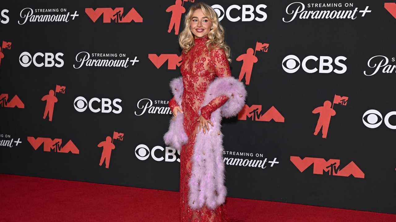2025 MTV Video Music Awards: Stars flock to red carpet before performances ...