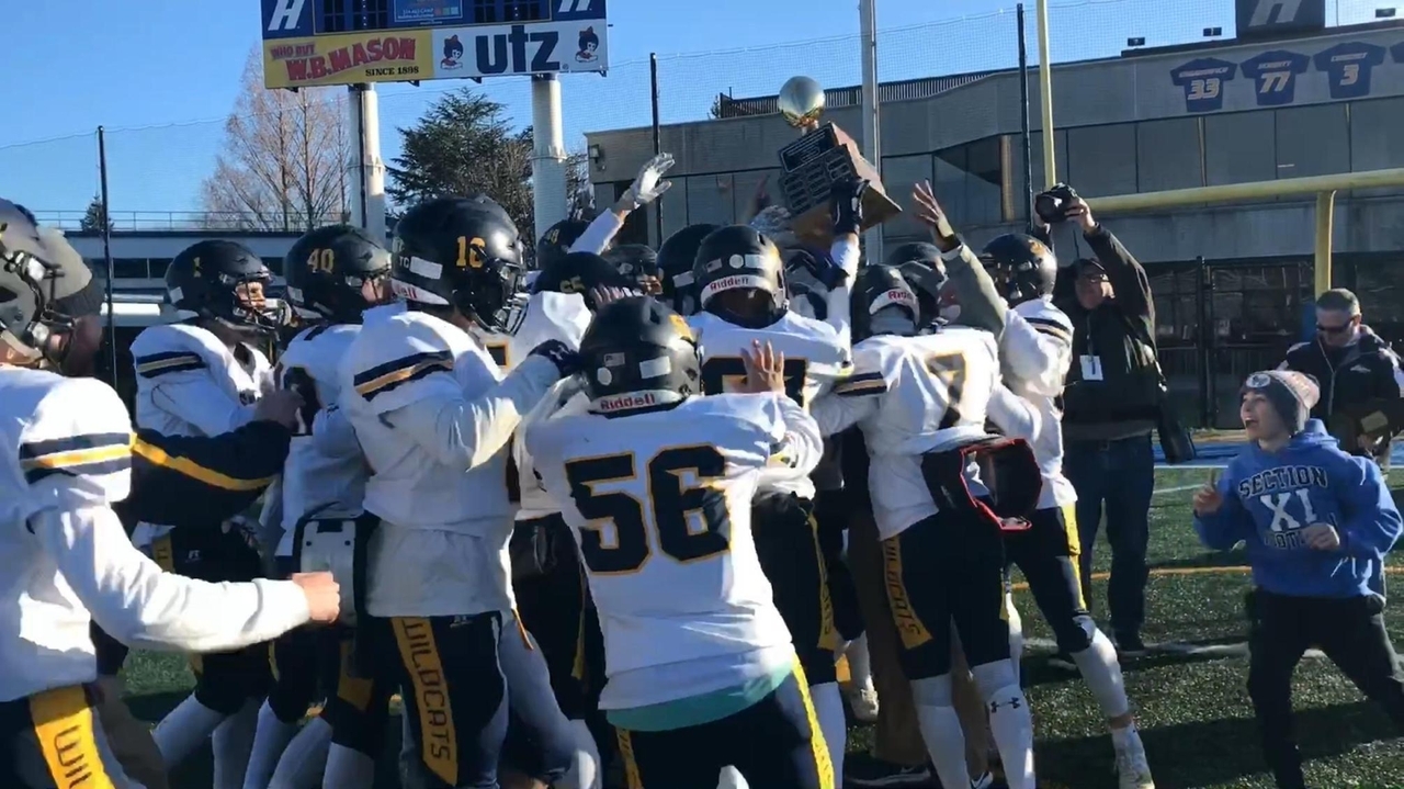 Xavier Arline leads ShorehamWading River to Long Island Class IV