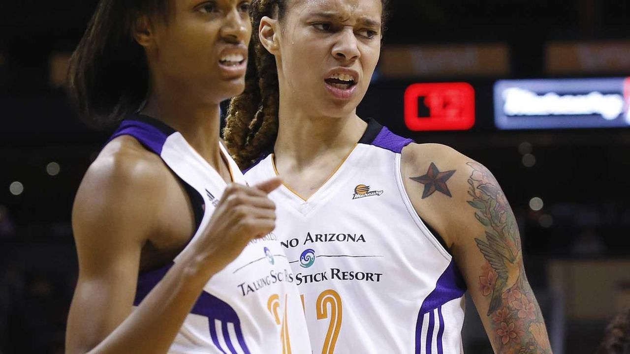 WNBA: Los Angeles Sparks defeat Mercury in Brittney Griner's