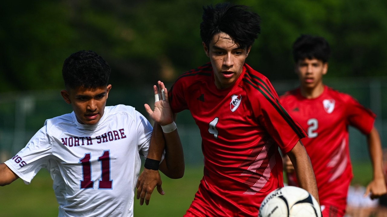 Glen Cove shows championship chemistry with win over North Shore Newsday