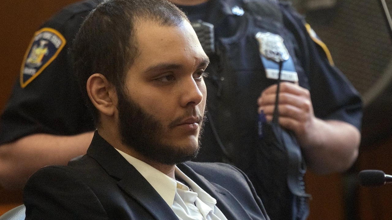 Source image for "Jaden D&#x27;Souza, of Queens, gets up to 18 years for fatal Long Island crash that killed his sister, another woman"