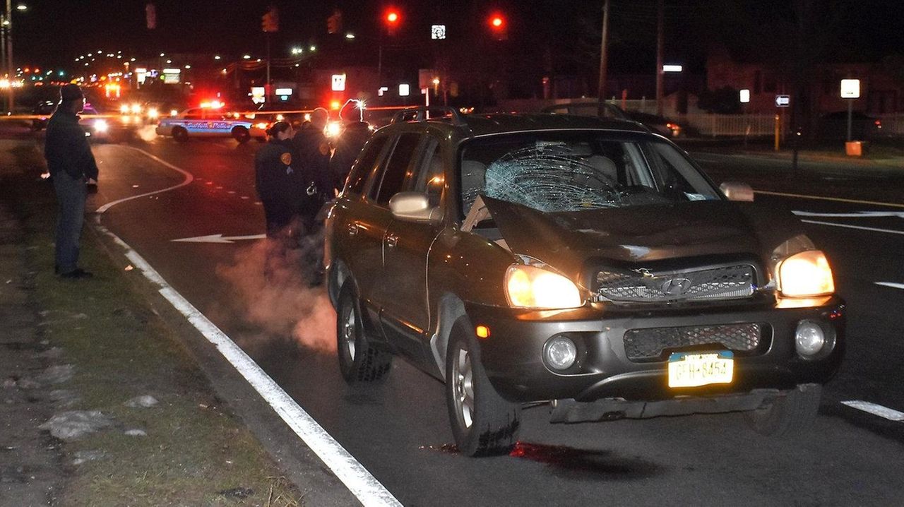 Police Pedestrian hit by SUV in Central Islip, seriously hurt Newsday