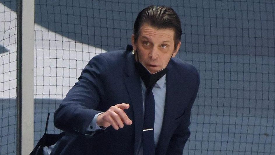 New coach Lambert is comfortable with these Islanders Newsday