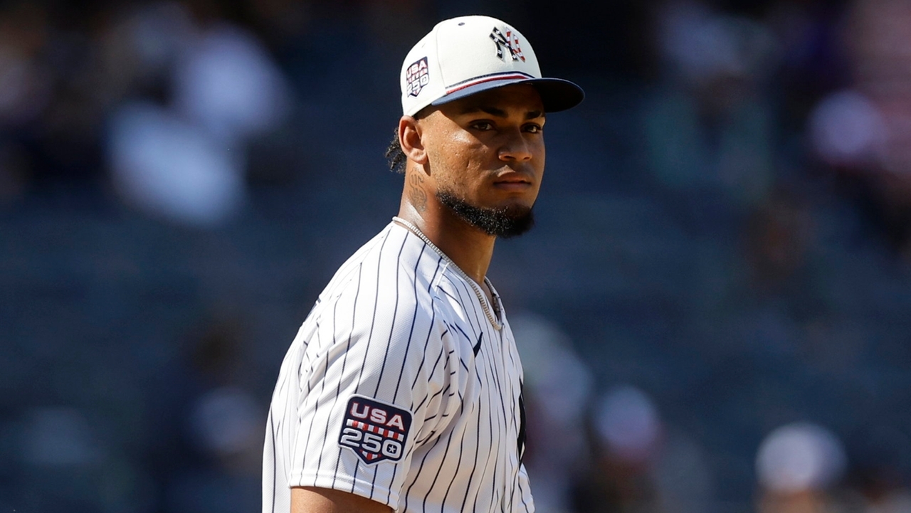 Yankees Trade Camilo Doval to Pirates for Two Prospects